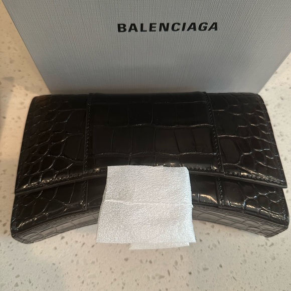 Balenciaga Hourglass Shiny Mock-Croc Black Chain Wallet - Picture 6 of 16